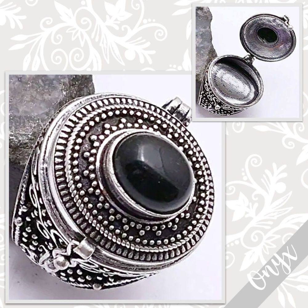 Onyx Eclectic Silver Artisan Poison Ring, Size 7 (Black)